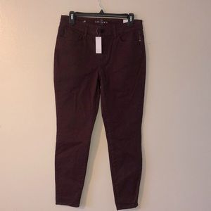 White House black market,skinny jeans.size 6